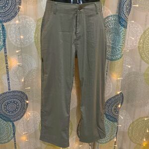 KHOMBU Pants. NWOT. Womens M. Green khaki in color.